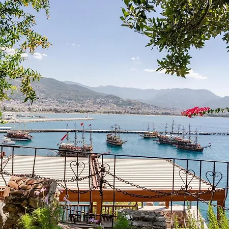 Luna Sea View With Private Pool ألانيا
